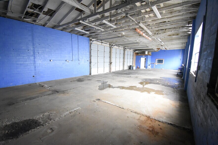 More Photos Of 621 W Main St, La Porte Warehouse For Lease