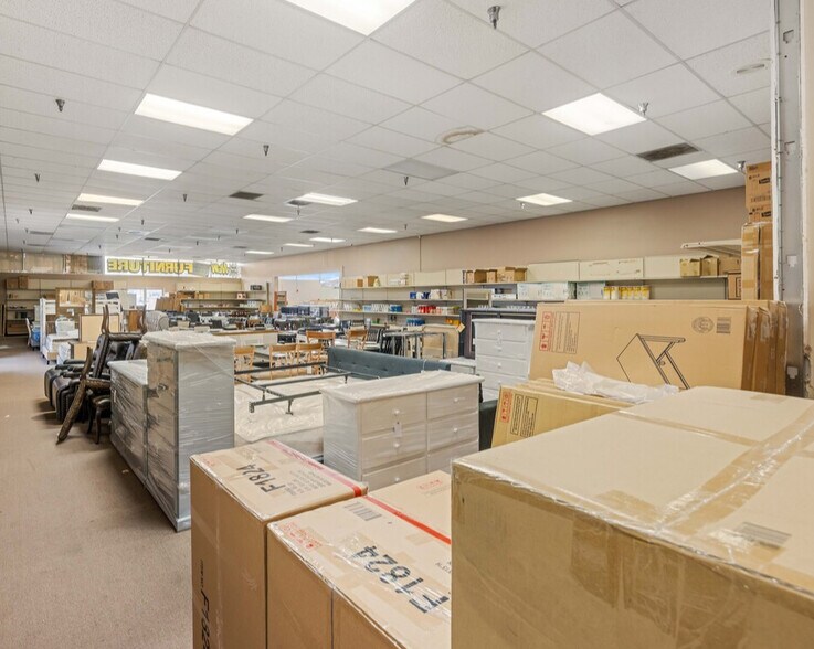 More Photos Of 44201-44247 N 10th St W, Lancaster Unknown For Lease