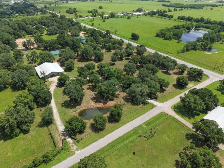 More Photos Of 32956 Londonderry Dr, Waller Warehouse For Sale