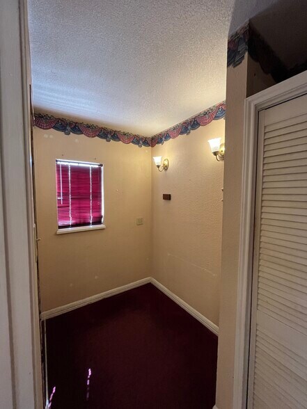 More Photos Of 102 W Calton Rd, Laredo Office Residential For Sale