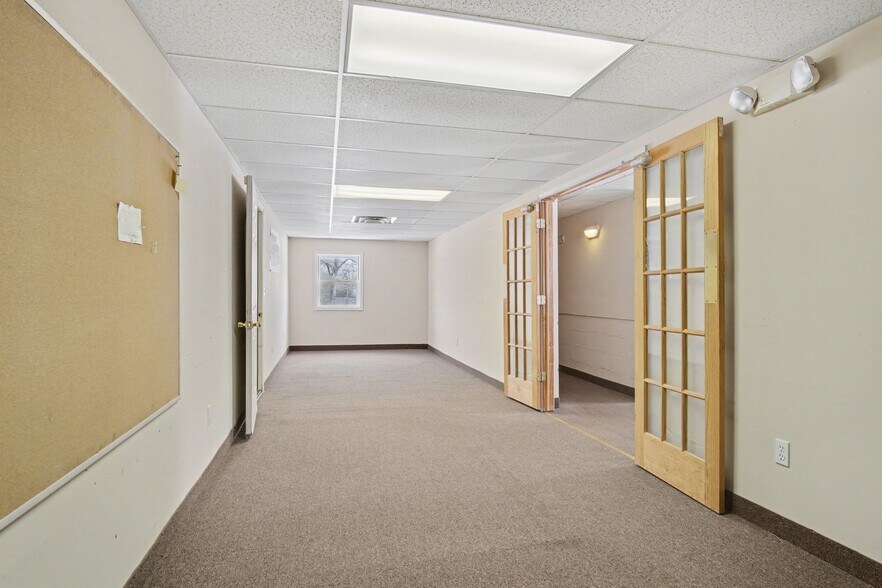 More Photos Of 328 Lake Road East Frk, Hamlin Restaurant For Sale