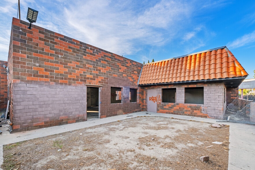 More Photos Of 1241 S Brookhurst St, Anaheim Office For Sale