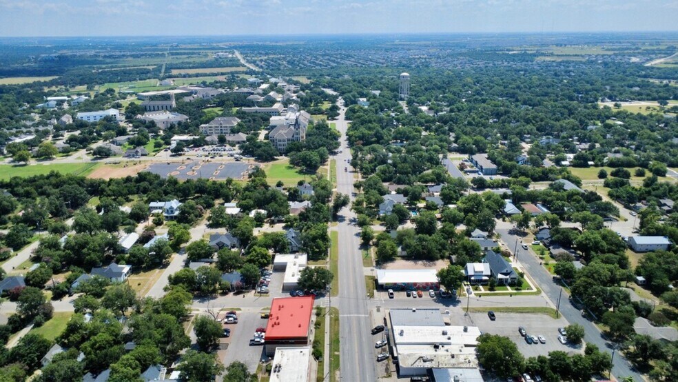 More Photos Of 609 E University Ave, Georgetown Storefront Retail Office For Sale