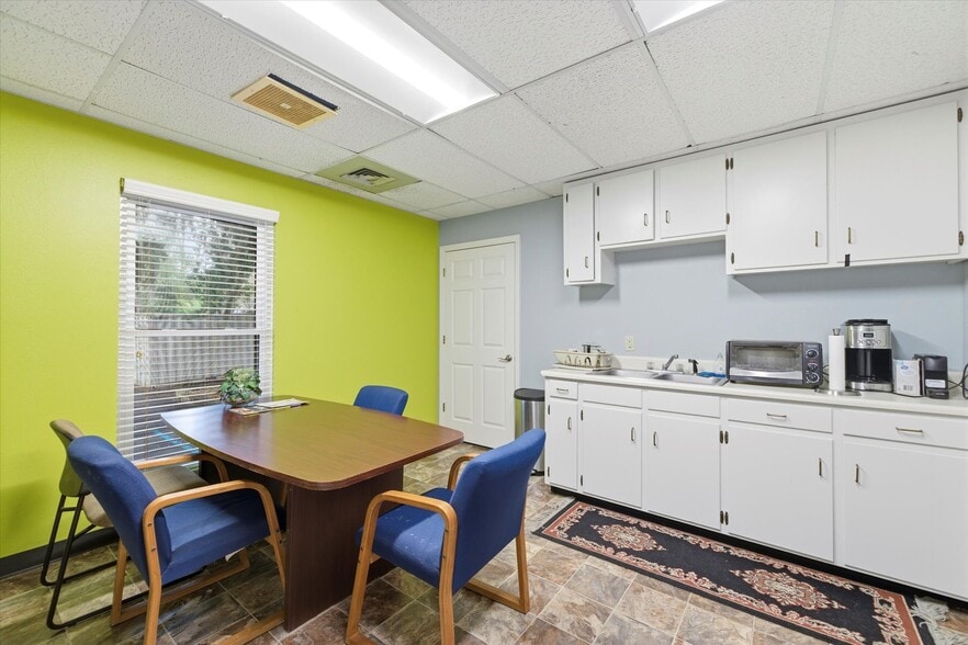 More Photos Of 150 John Knox Rd, Tallahassee Office For Sale
