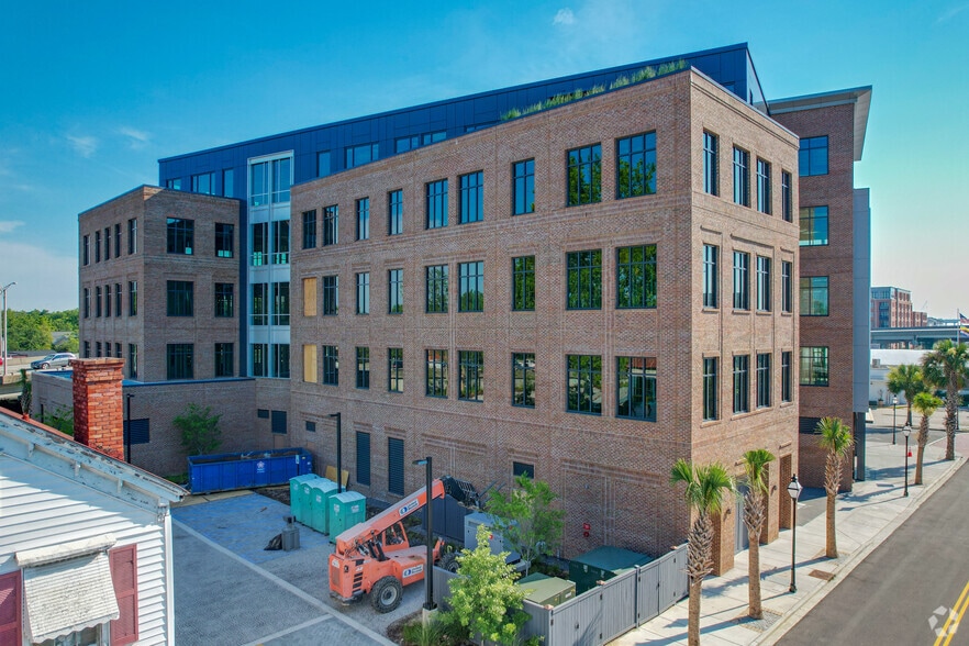 More Photos Of 677 King St, Charleston Office For Lease