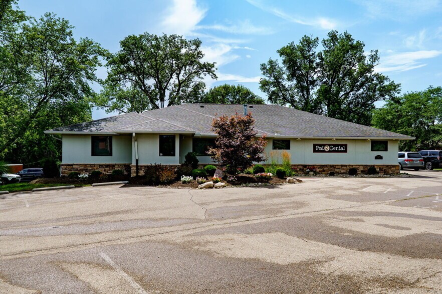 Primary Photo Of 5671 Far Hills Ave, Dayton Medical For Sale