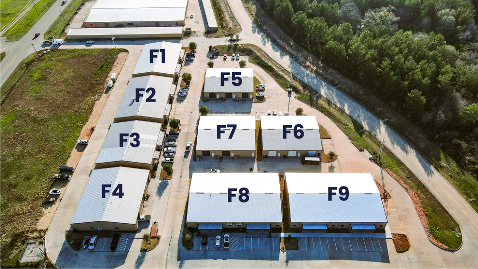 More Photos Of 15349 Summit Park Dr, Montgomery Unknown For Lease