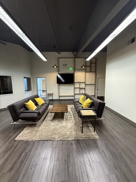 More Photos Of 800 S Stockton Ave, Ripon Warehouse For Lease