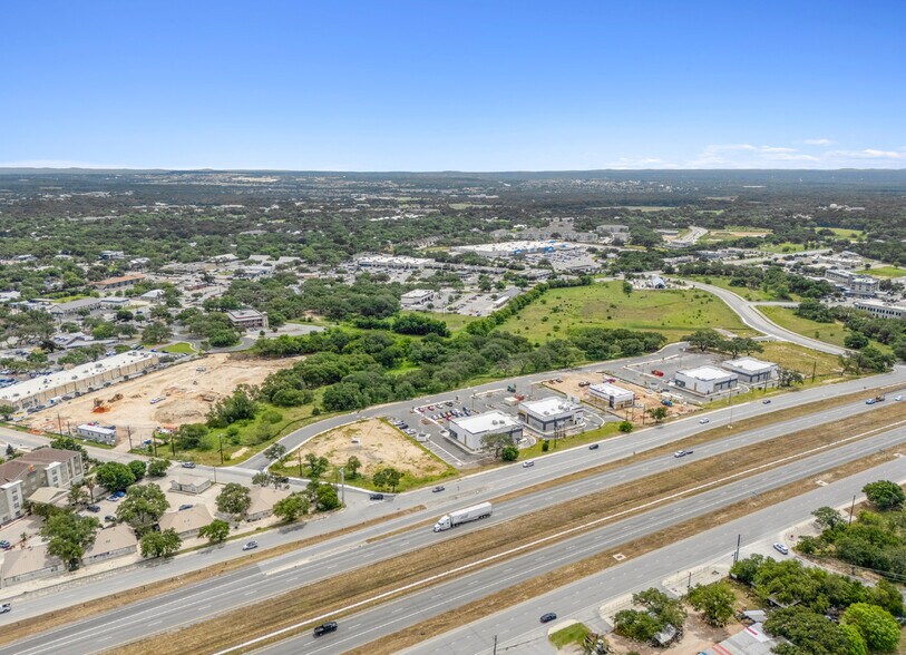 More Photos Of NEC IH-10, Boerne Storefront For Sale