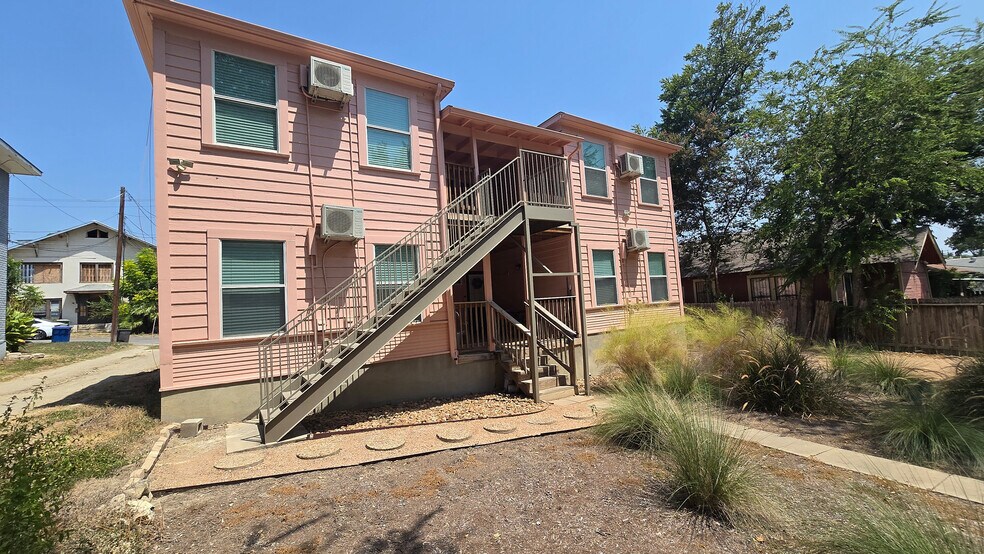 More Photos Of 1020 W French Plz, San Antonio Apartments For Sale
