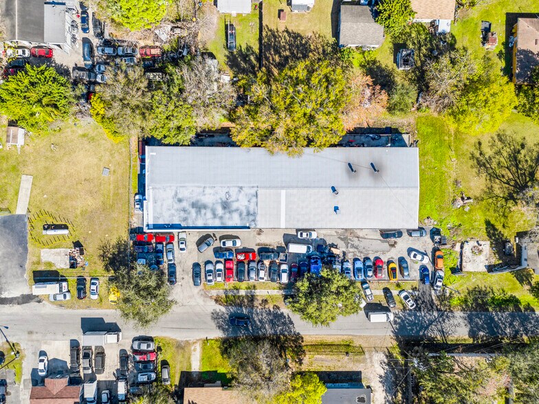 More Photos Of 101 E Fletcher St, Kissimmee Auto Repair For Lease