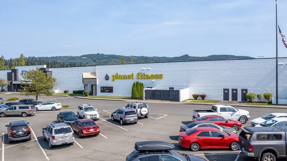 More Photos Of 341-351 Three Rivers Dr, Kelso General Retail For Lease