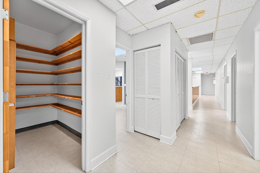 More Photos Of 220 N Westmonte Dr, Altamonte Springs Medical For Lease