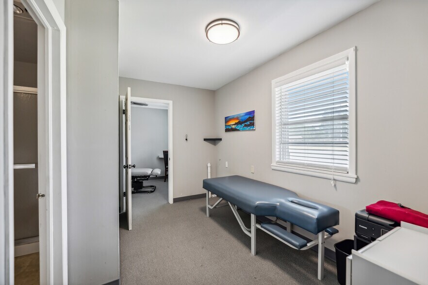 More Photos Of 930 W Main St, Jenks Medical For Sale