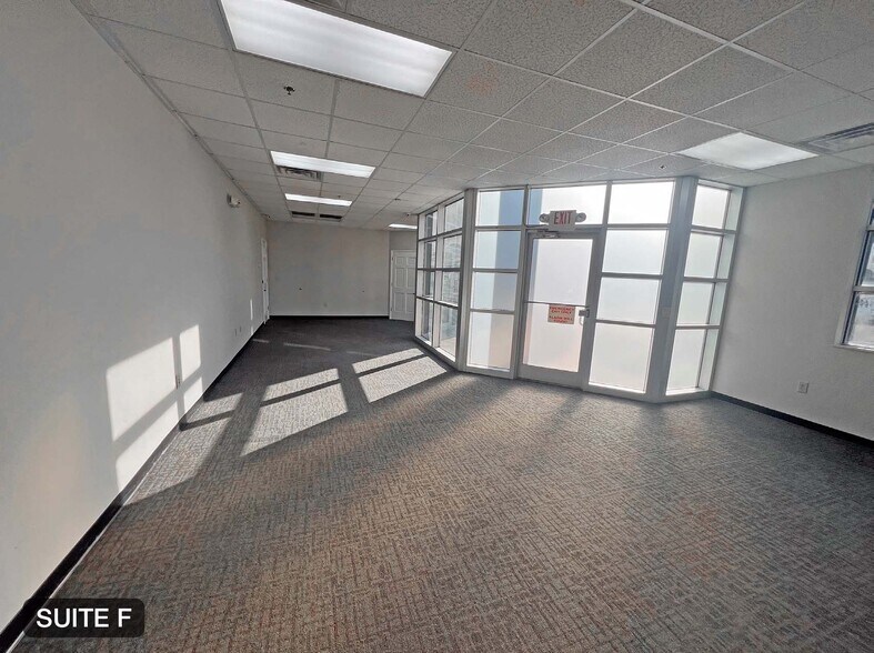 More Photos Of 140 Congress Blvd, Duncan Service For Lease