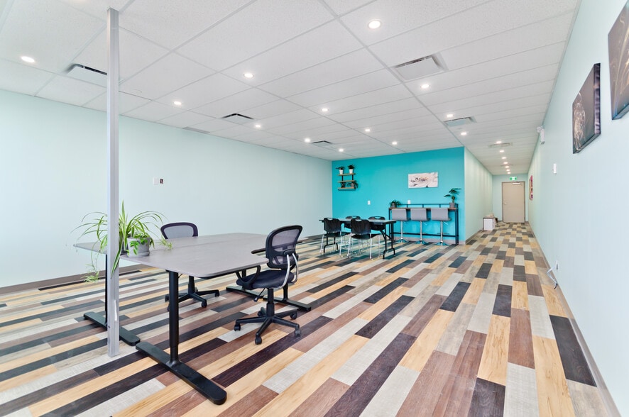 More Photos Of 11420 27th St SE, Calgary Medical For Lease