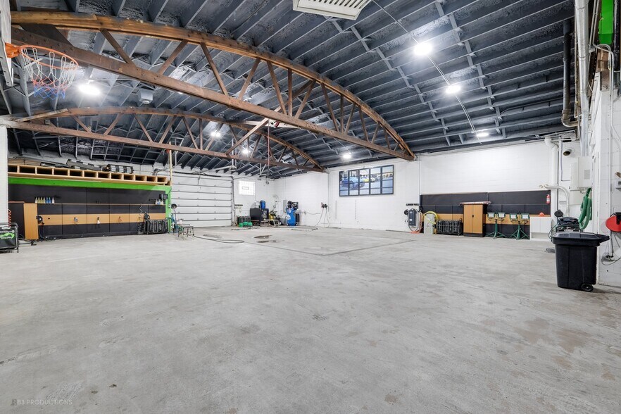 More Photos Of 7737 S Kedzie Ave, Chicago Carwash For Lease