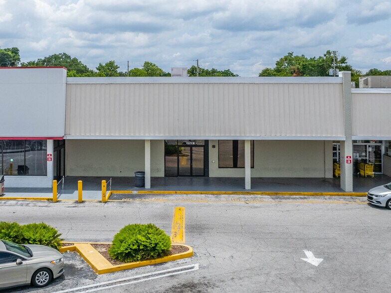 More Photos Of 1415 S 14th St, Leesburg Unknown For Lease