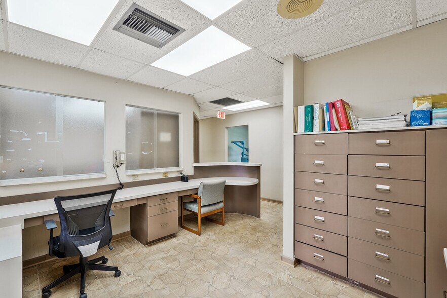 More Photos Of 505 SE 6th Ave, Delray Beach Medical For Sale