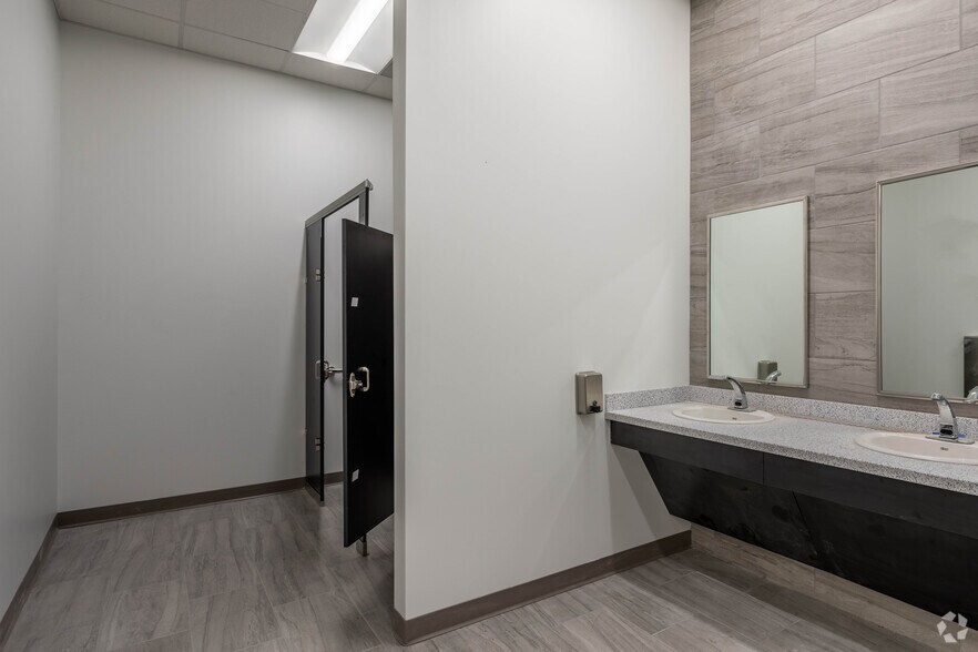 More Photos Of 283 Cardinal Dr, Marengo Unknown For Lease