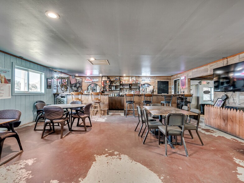 More Photos Of 16109 State Highway 33, Kingfisher Storefront Retail Office For Sale