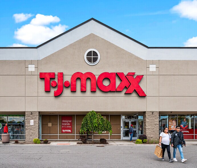 More Photos Of 7310 Niagara Falls Blvd, Niagara Falls Unknown For Lease