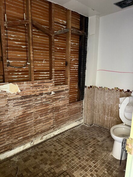 More Photos Of 311 S Ellsworth Ave, San Mateo Storefront For Lease