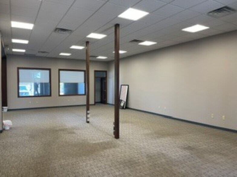 More Photos Of 2128 Midlands Ct, Sycamore Medical For Lease
