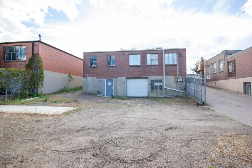 More Photos Of 882-884 S Lipan St, Denver Warehouse For Lease