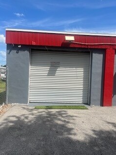 More Photos Of 2467-2469 Edison Ave, Fort Myers General Retail For Sale