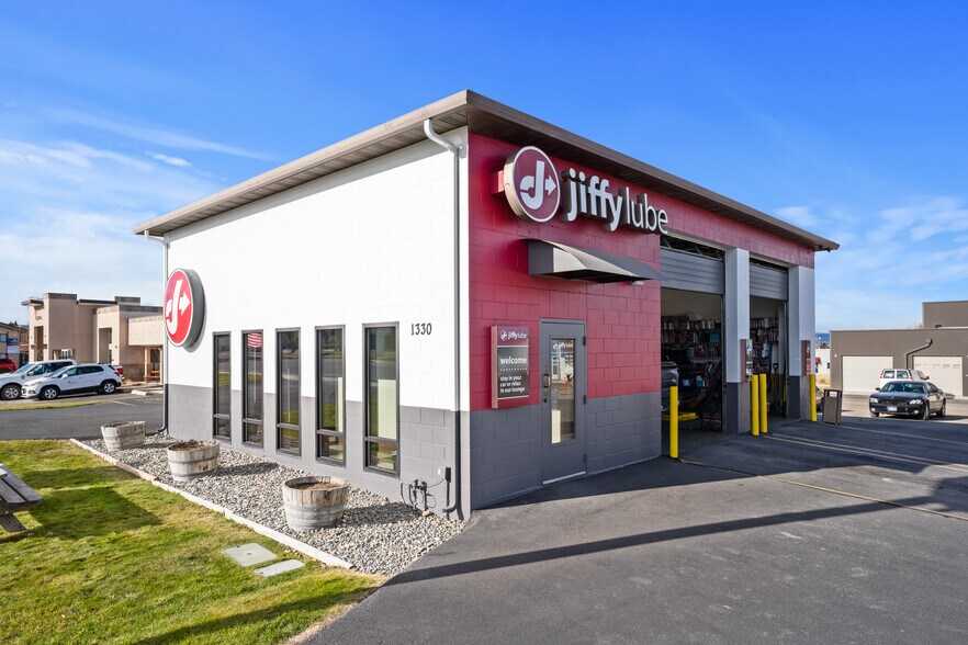 More Photos Of 1330 Cedar St, Helena Auto Repair For Sale