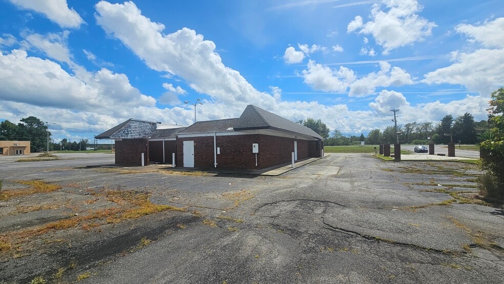 More Photos Of 1301-1333 Carrsville Hwy, Franklin Storefront For Sale