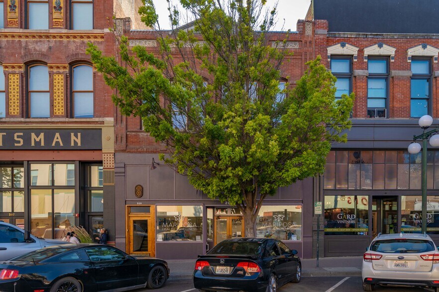More Photos Of 309 N Pearl St, Ellensburg Storefront Retail Residential For Sale