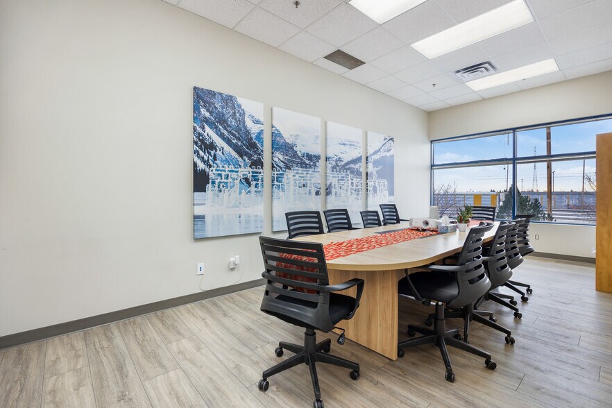 More Photos Of 4999 43rd St SE, Calgary Light Distribution For Sale