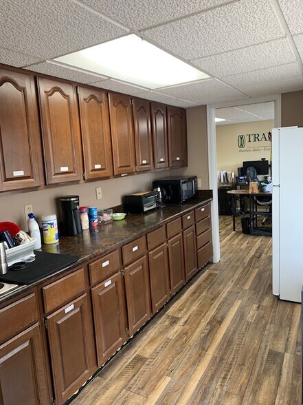 More Photos Of 305 Sonderen St, O'Fallon Medical For Lease