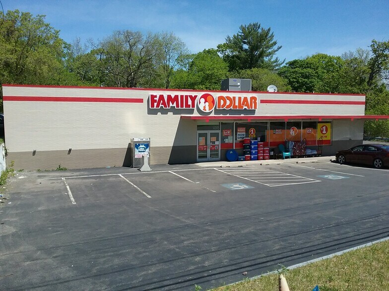 More Photos Of 4915 Grolier Rd, Syracuse Supermarket For Lease