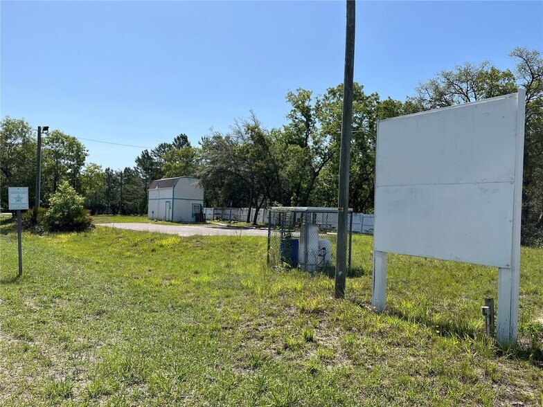 More Photos Of 18132 Commercial Way, Weeki Wachee Fast Food For Sale