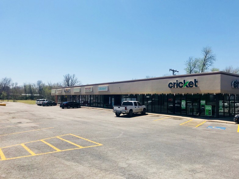 More Photos Of 12540-12564 E 21st St, Tulsa Unknown For Lease