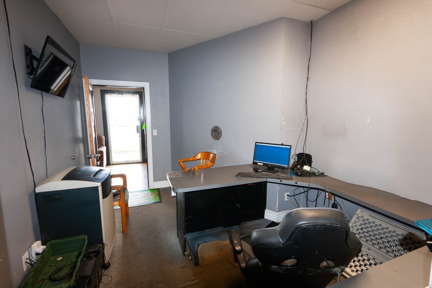 More Photos Of 309 S Link Ln, Fort Collins Unknown For Lease