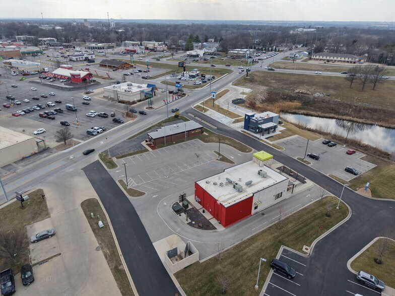 More Photos Of 335 E Russell Ave, Warrensburg Fast Food For Sale