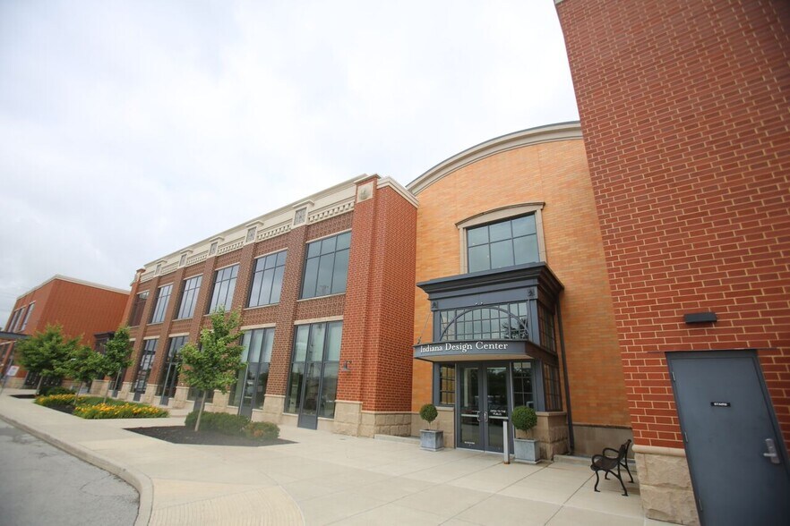 More Photos Of 200 S Rangeline Rd, Carmel Storefront For Lease