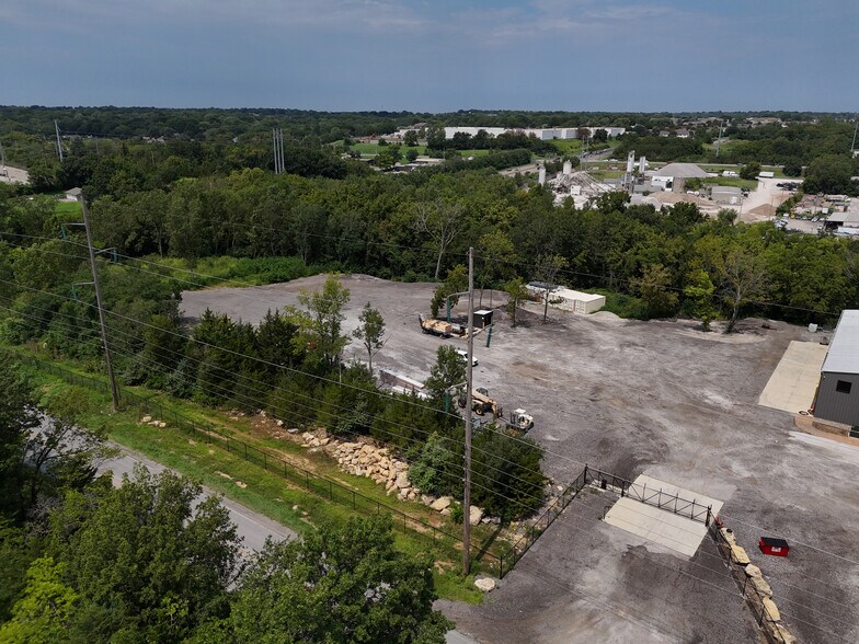More Photos Of 955 SE AA Hwy, Blue Springs Industrial For Lease