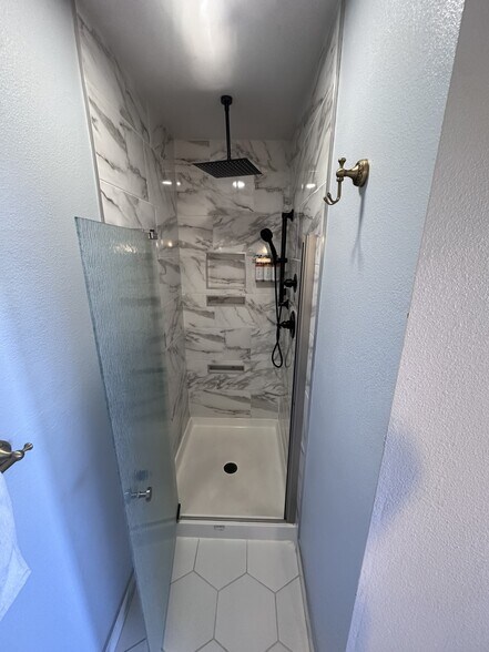 More Photos Of 430 S C St, Virginia City Hotel For Sale