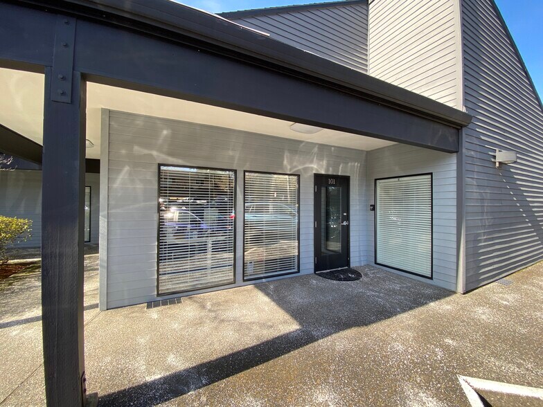 More Photos Of 1600 SW Cedar Hills Blvd, Portland Office For Sale