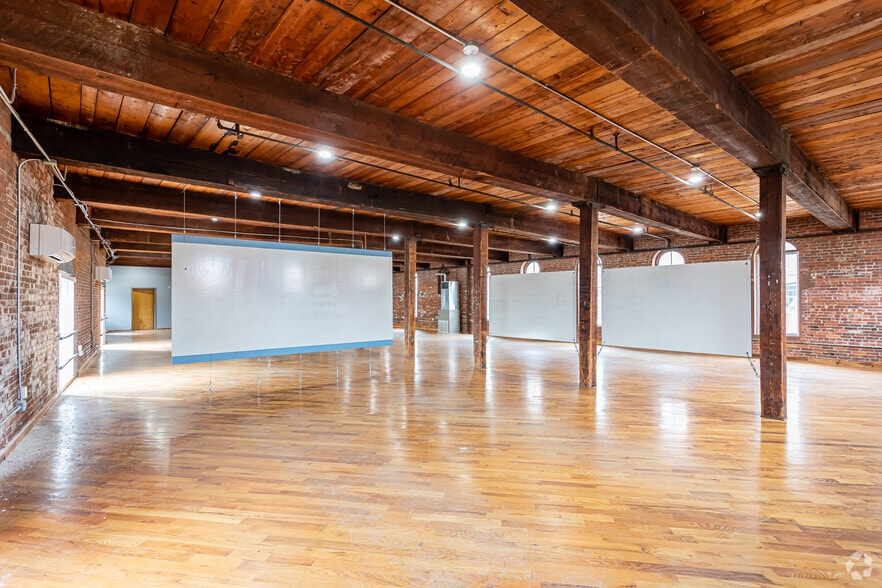 More Photos Of 165 Front St, Chicopee Office For Lease