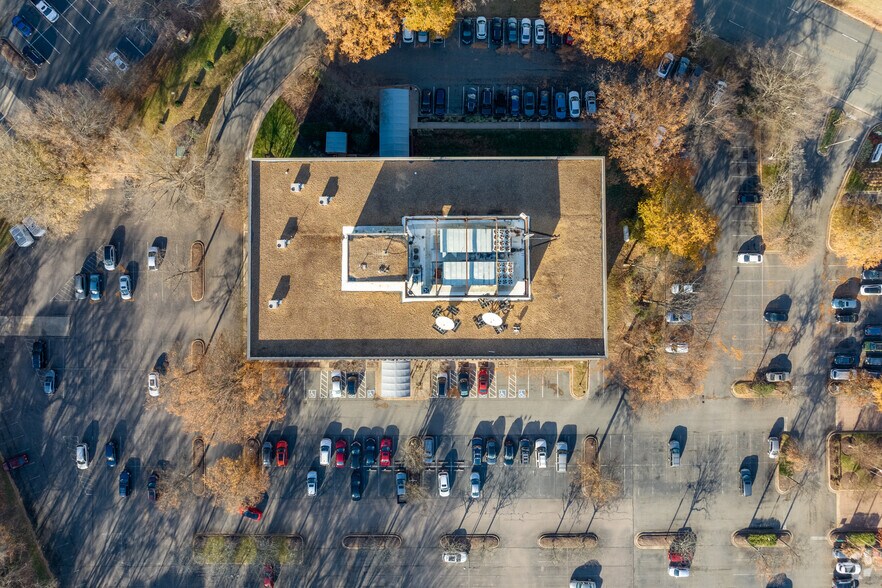 More Photos Of 2809 Emerywood Pky, Richmond Office For Lease