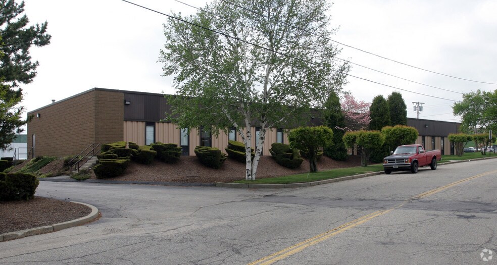 More Photos Of 860A Waterman Ave, East Providence Office For Lease