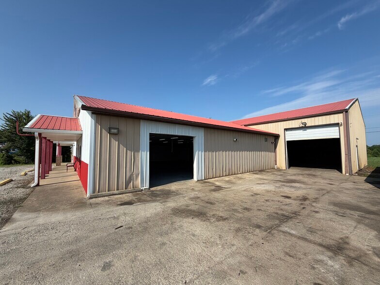 More Photos Of 1425 N Hwy 127 Bypass, Lawrenceburg Warehouse For Sale