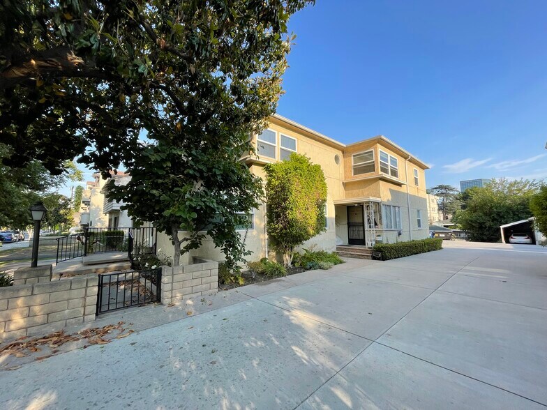 Primary Photo Of 10634 Whipple St, Toluca Lake Apartments For Sale