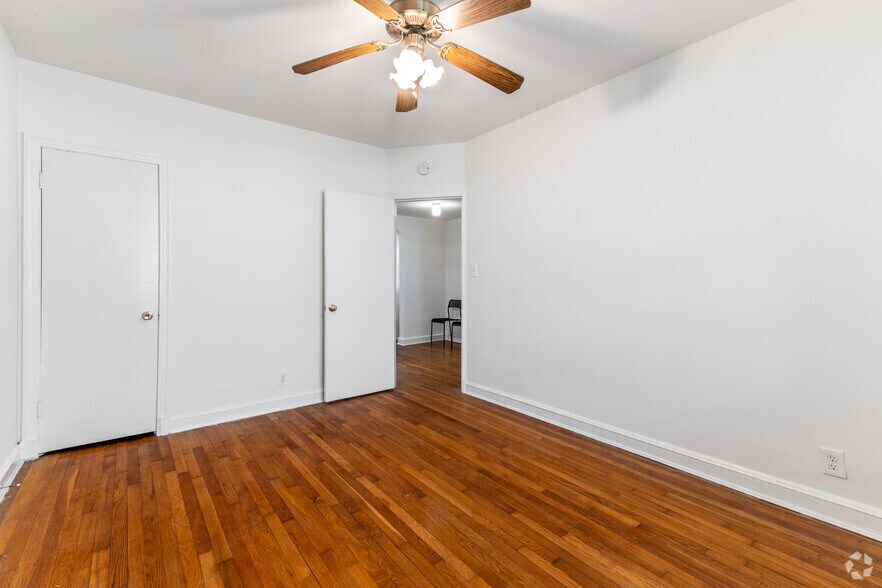 More Photos Of 4000 47th St NW, Washington Apartments For Sale